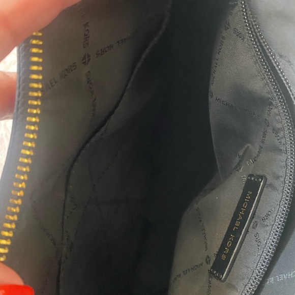 MICHEAL KORS Large Hobo Bag - Picture 8 of 10